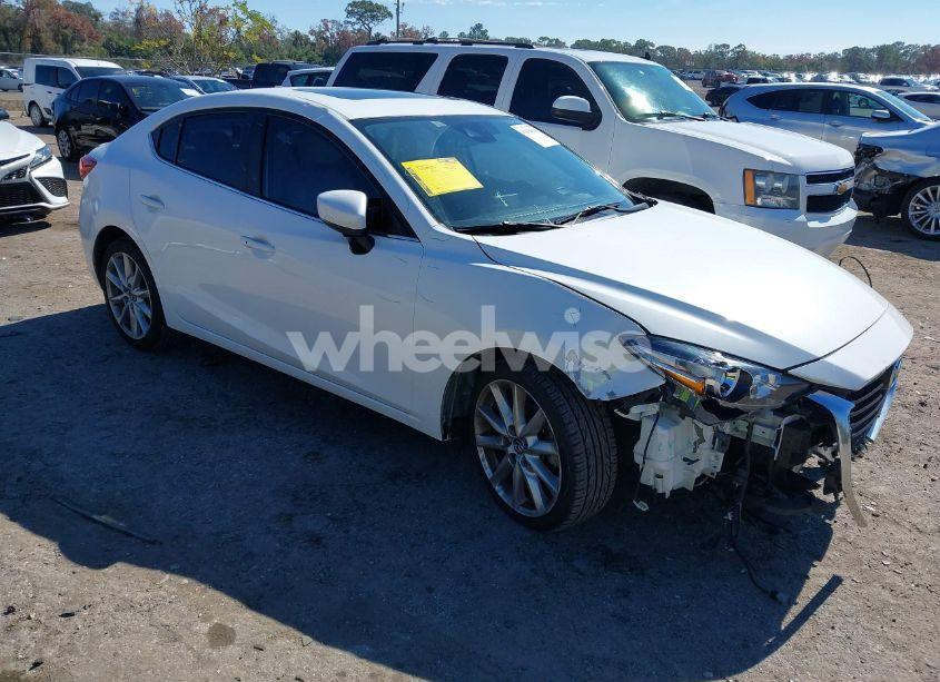2017 Mazda Mazda3 GRAND TOURING (VIN 3MZBN1W31HM135320) main photo
