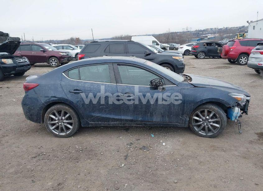 Photo 13 of 2018 Mazda Mazda3 GRAND TOURING (VIN 3MZBN1W39JM174209)