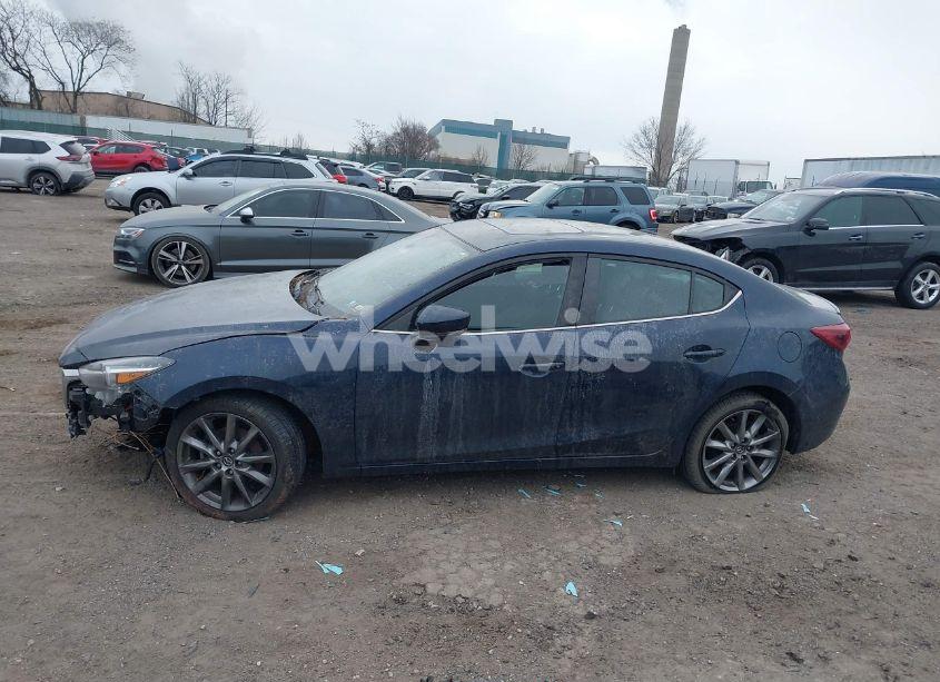 Photo 14 of 2018 Mazda Mazda3 GRAND TOURING (VIN 3MZBN1W39JM174209)