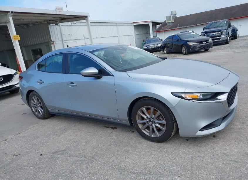 Photo 13 of 2021 Mazda Mazda3 2.0 (VIN 3MZBPAA75MM200152)