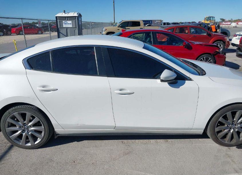 Photo 13 of 2019 Mazda Mazda3 SELECT PACKAGE (VIN 3MZBPAAL1KM112628)