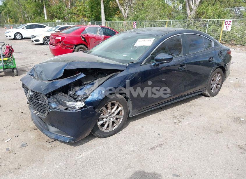 Photo 2 of 2021 Mazda Mazda3 2.5 S (VIN 3MZBPAAL2MM253355)