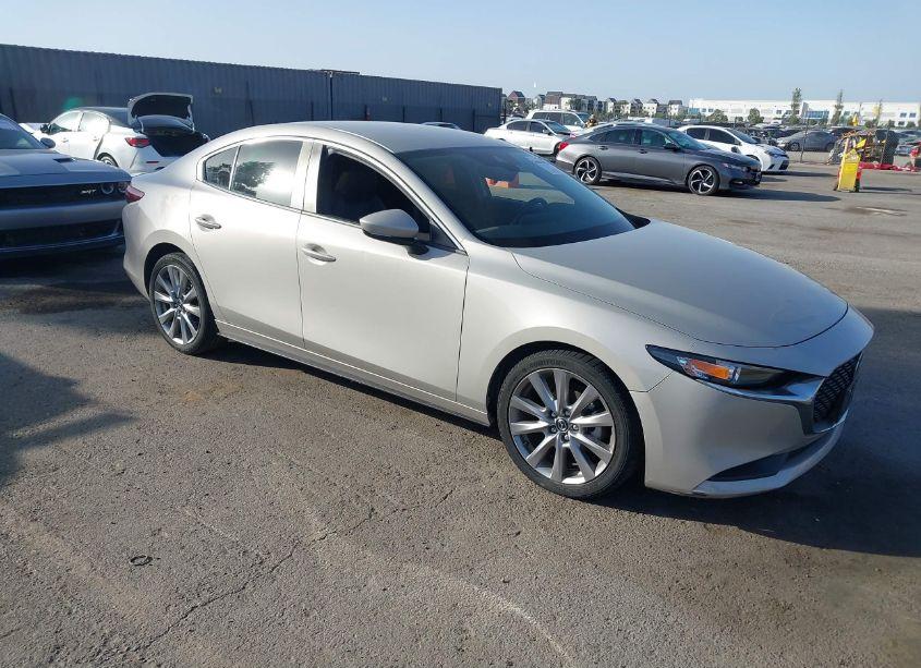 2022 Mazda Mazda3 SELECT (VIN 3MZBPABL2NM314378) main photo