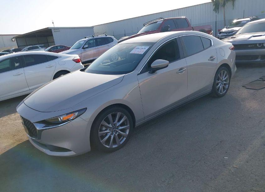 Photo 2 of 2022 Mazda Mazda3 SELECT (VIN 3MZBPABL2NM314378)