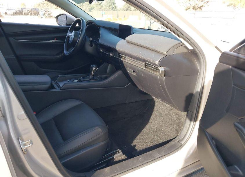 Photo 5 of 2022 Mazda Mazda3 SELECT (VIN 3MZBPABL2NM314378)