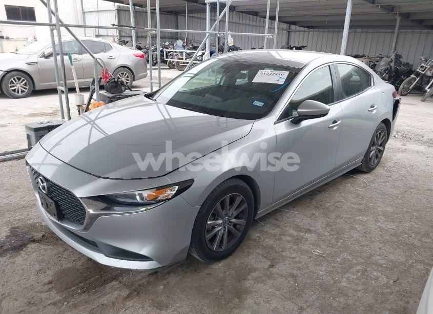 Photo 2 of 2019 Mazda Mazda3 (VIN 3MZBPABL3KM114105)