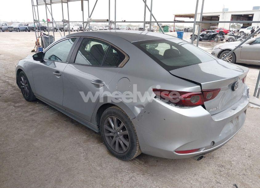 Photo 3 of 2019 Mazda Mazda3 (VIN 3MZBPABL3KM114105)