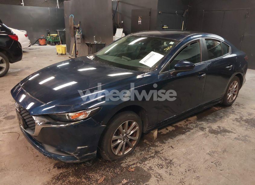 Photo 2 of 2019 Mazda Mazda3 (VIN 3MZBPABL8KM111622)