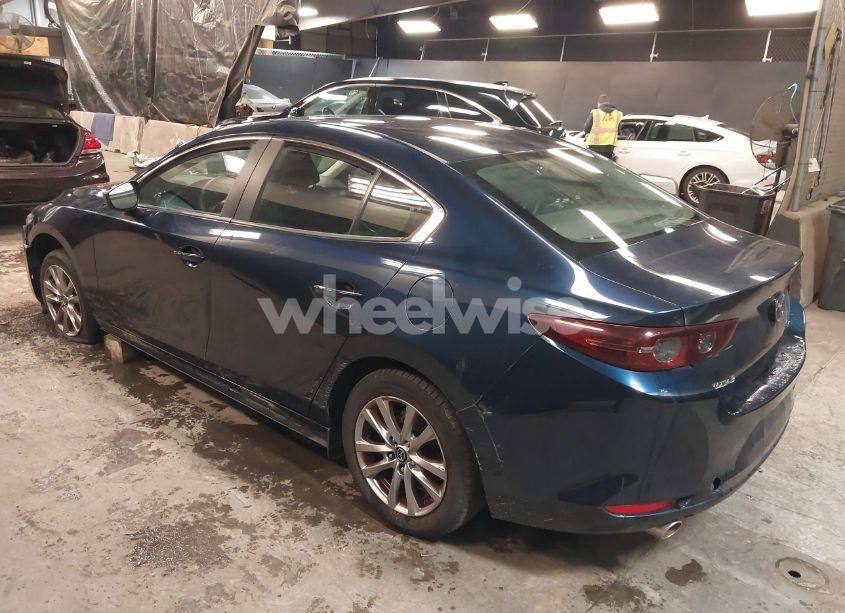 Photo 3 of 2019 Mazda Mazda3 (VIN 3MZBPABL8KM111622)
