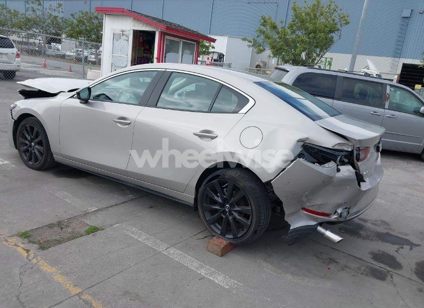 Photo 3 of 2024 Mazda Mazda3 2.5 S SELECT SPORT (VIN 3MZBPABM2RM422045)