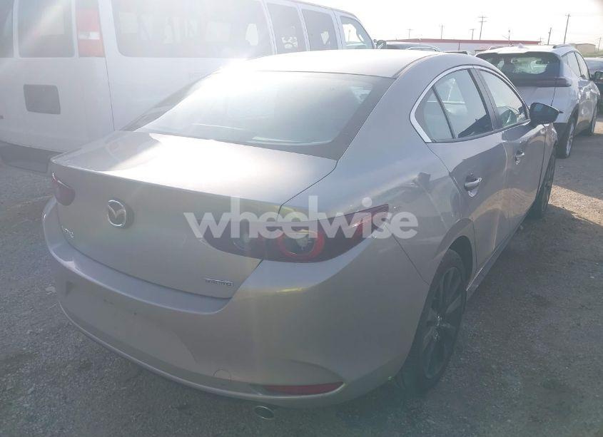 Photo 4 of 2024 Mazda Mazda3 2.5 S SELECT SPORT (VIN 3MZBPABM3RM427030)