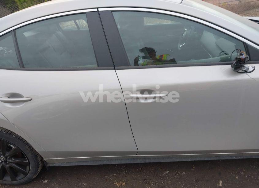 Photo 13 of 2024 Mazda Mazda3 2.5 S SELECT SPORT (VIN 3MZBPABM5RM425988)