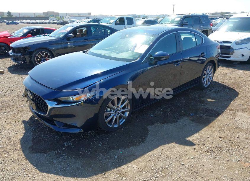 Photo 2 of 2021 Mazda Mazda3 PREFERRED (VIN 3MZBPACL4MM201142)