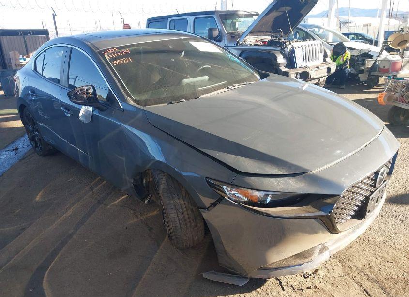 2022 Mazda Mazda3 (VIN 3MZBPACLONM3O3524) main photo