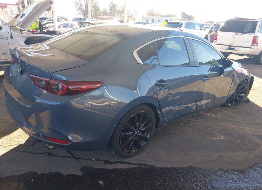 Photo 4 of 2022 Mazda Mazda3 (VIN 3MZBPACLONM3O3524)