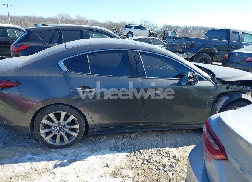 Photo 14 of 2019 Mazda Mazda3 PREMIUM PACKAGE (VIN 3MZBPACM7KM100117)