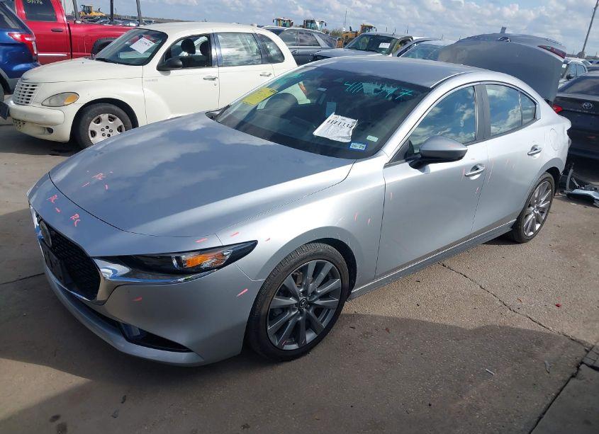 Photo 2 of 2020 Mazda Mazda3 PREFERRED PACKAGE (VIN 3MZBPADL4LM138427)