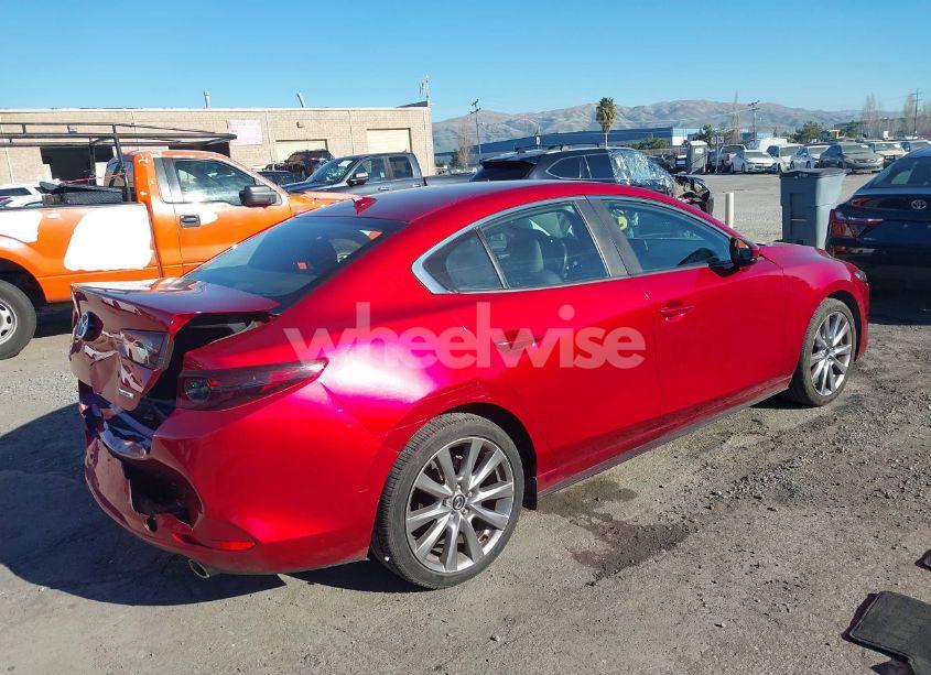 Photo 4 of 2019 Mazda Mazda3 PREFERRED PACKAGE (VIN 3MZBPADL8KM110399)