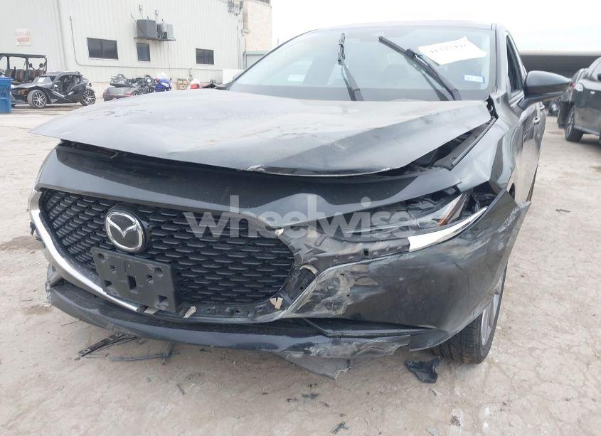 Photo 6 of 2019 Mazda Mazda3 PREMIUM PACKAGE (VIN 3MZBPAEM0KM102868)