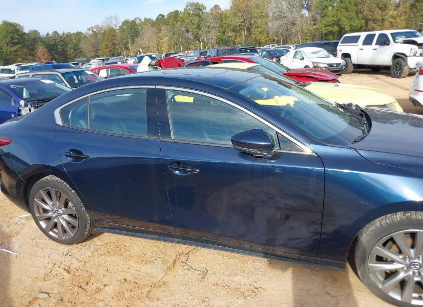 Photo 13 of 2019 Mazda Mazda3 PREMIUM PACKAGE (VIN 3MZBPAEM3KM104890)