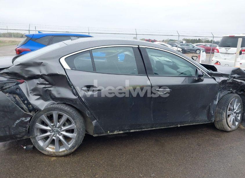 Photo 13 of 2019 Mazda Mazda3 PREMIUM PACKAGE (VIN 3MZBPAEMXKM103817)