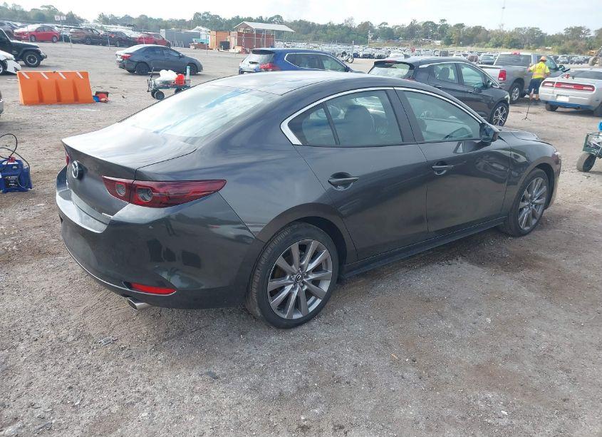 Photo 4 of 2021 Mazda Mazda3 SELECT (VIN 3MZBPBBL8MM252909)