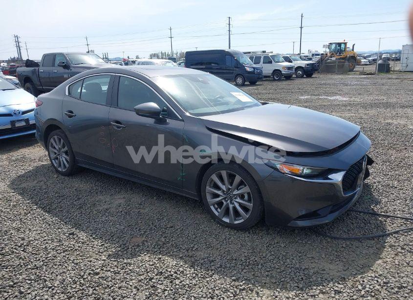 2021 Mazda Mazda3 PREFERRED (VIN 3MZBPBCL7MM253158) main photo