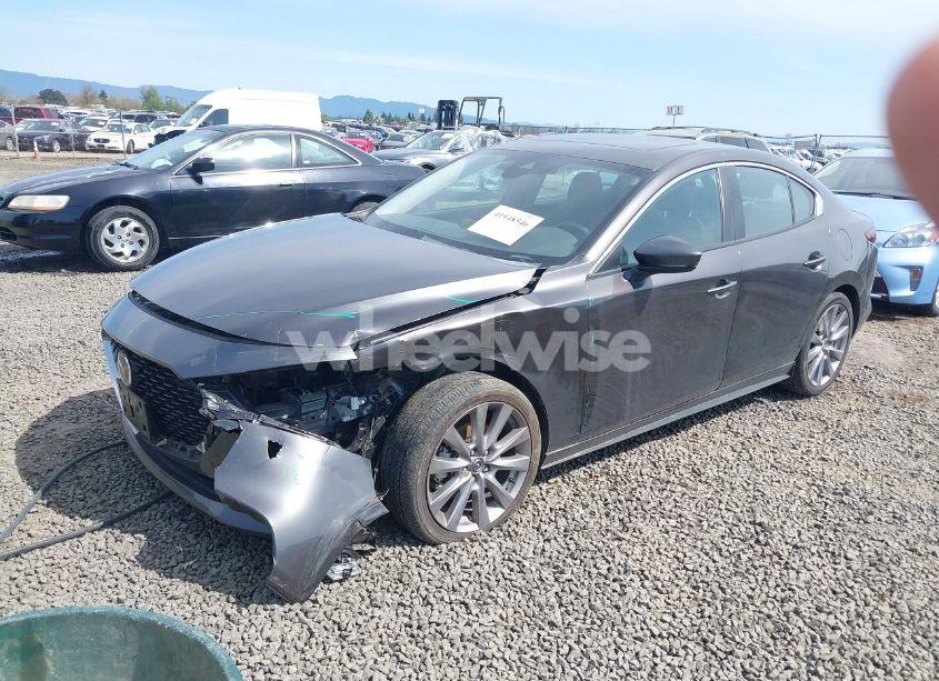 Photo 2 of 2021 Mazda Mazda3 PREFERRED (VIN 3MZBPBCL7MM253158)