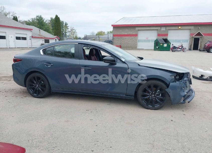 Photo 13 of 2024 Mazda Mazda3 2.5 S CARBON EDITION (VIN 3MZBPBCM1RM400557)