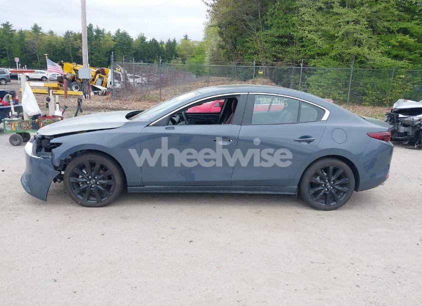 Photo 14 of 2024 Mazda Mazda3 2.5 S CARBON EDITION (VIN 3MZBPBCM1RM400557)