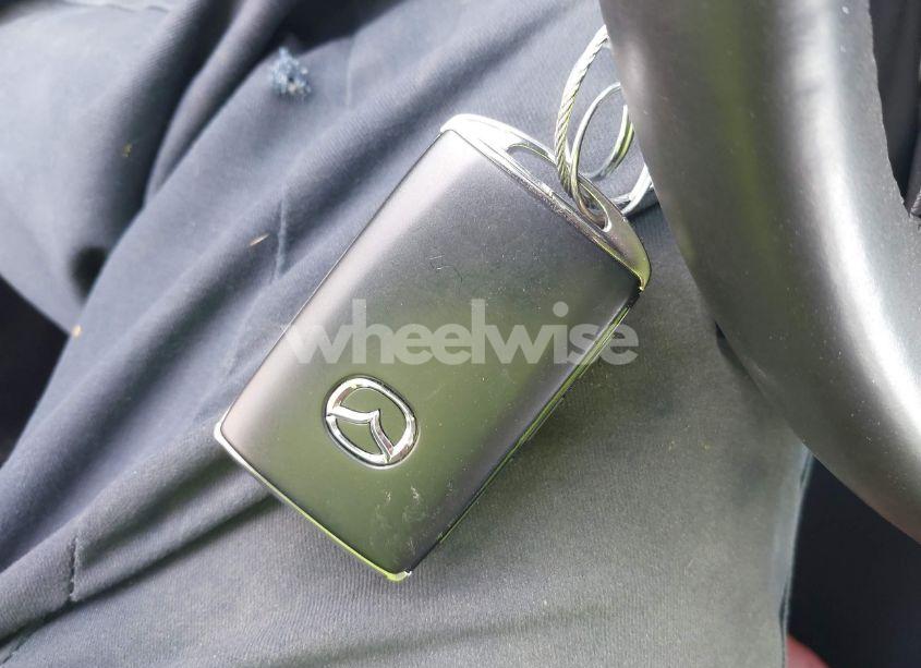 Photo 11 of 2024 Mazda Mazda3 2.5 S CARBON EDITION (VIN 3MZBPBCM3RM416565)