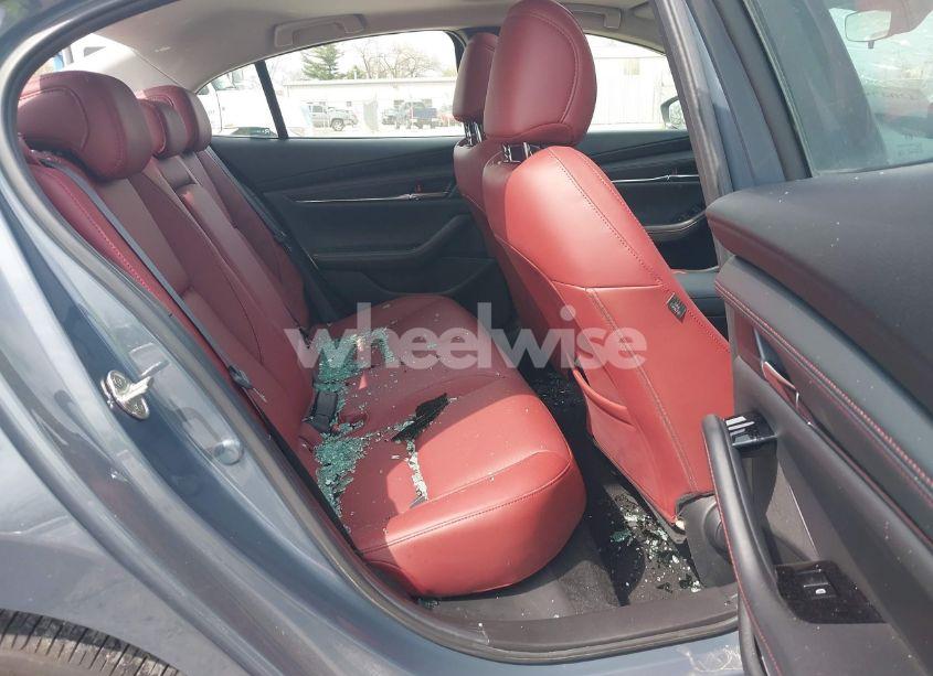 Photo 8 of 2024 Mazda Mazda3 2.5 S CARBON EDITION (VIN 3MZBPBCM3RM416565)