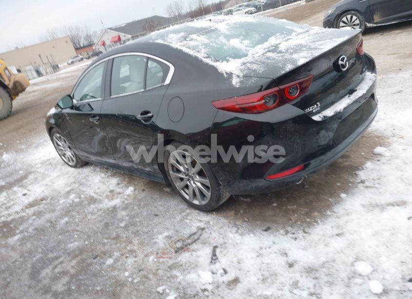 Photo 3 of 2021 Mazda Mazda3 PREMIUM (VIN 3MZBPBDLXMM203448)