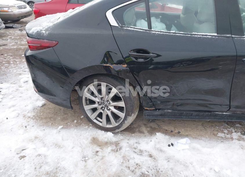 Photo 6 of 2021 Mazda Mazda3 PREMIUM (VIN 3MZBPBDLXMM203448)