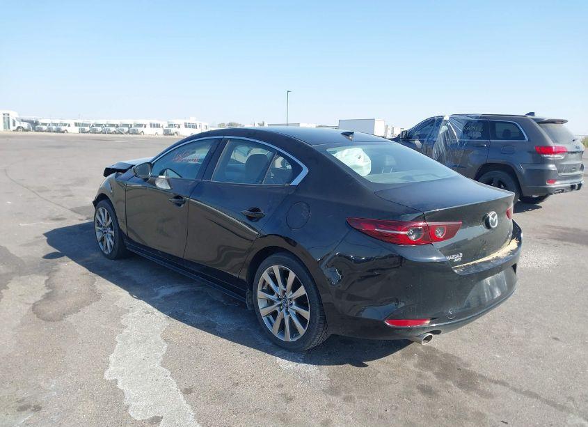 Photo 3 of 2021 Mazda Mazda3 PREMIUM (VIN 3MZBPBDMXMM205984)