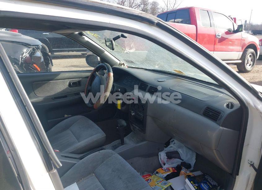 Photo 5 of 1996 Nissan Sentra XE/GXE (VIN 3N1AB41D2TL009462)