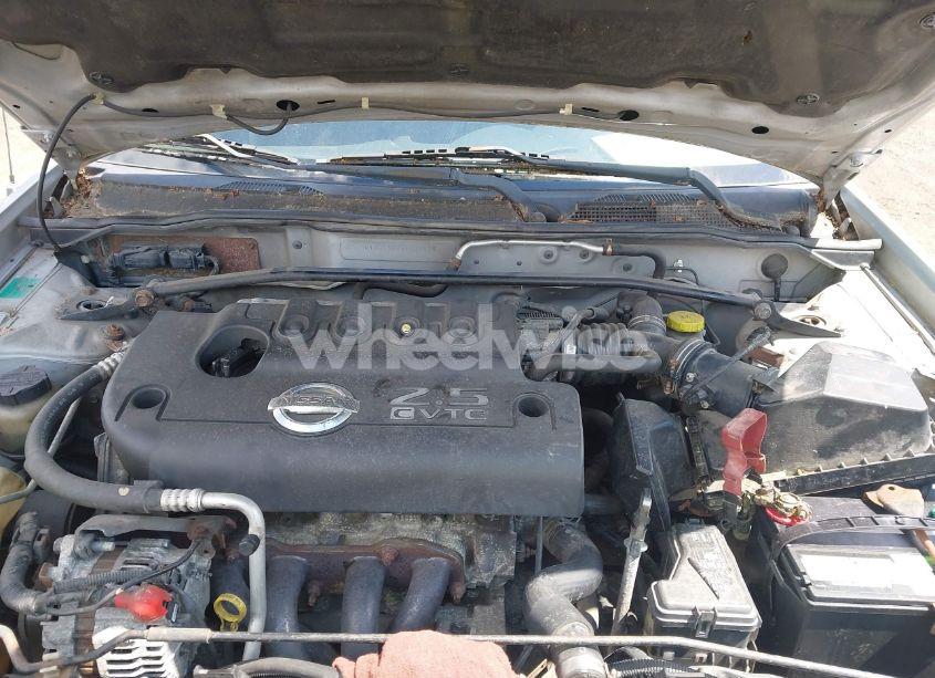 Photo 10 of 2005 Nissan Sentra SE-R (VIN 3N1AB51D75L577179)