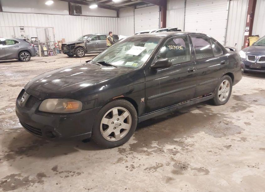 Photo 2 of 2005 Nissan Sentra SE-R (VIN 3N1AB51DX5L531944)