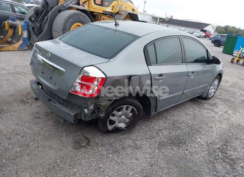 Photo 4 of 2010 Nissan Sentra 2.0S (VIN 3N1AB6AP0AL607200)