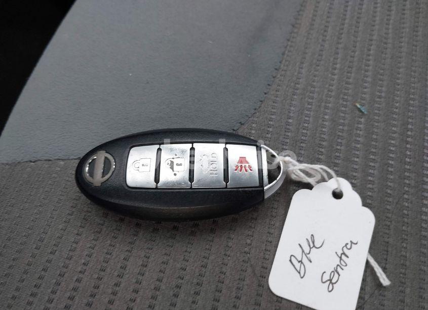 Photo 11 of 2011 Nissan Sentra 2.0S (VIN 3N1AB6AP0BL639842)