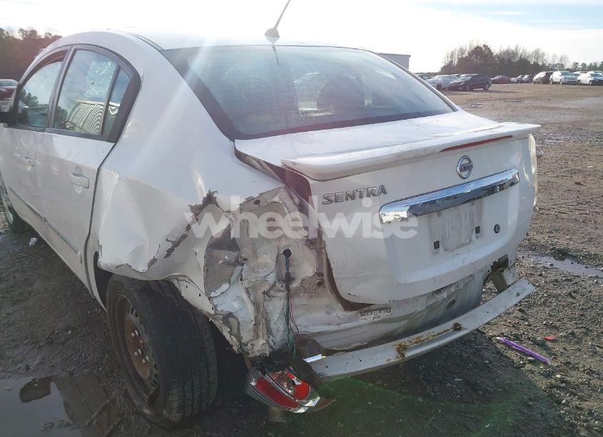 Photo 6 of 2011 Nissan Sentra 2.0S (VIN 3N1AB6AP0BL715995)