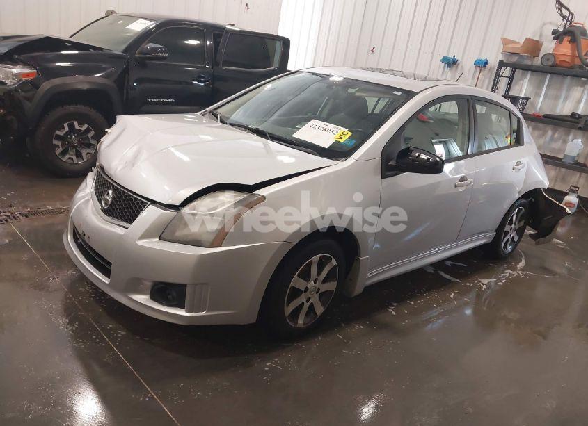 Photo 2 of 2012 Nissan Sentra 2.0 SR (VIN 3N1AB6AP1CL621898)