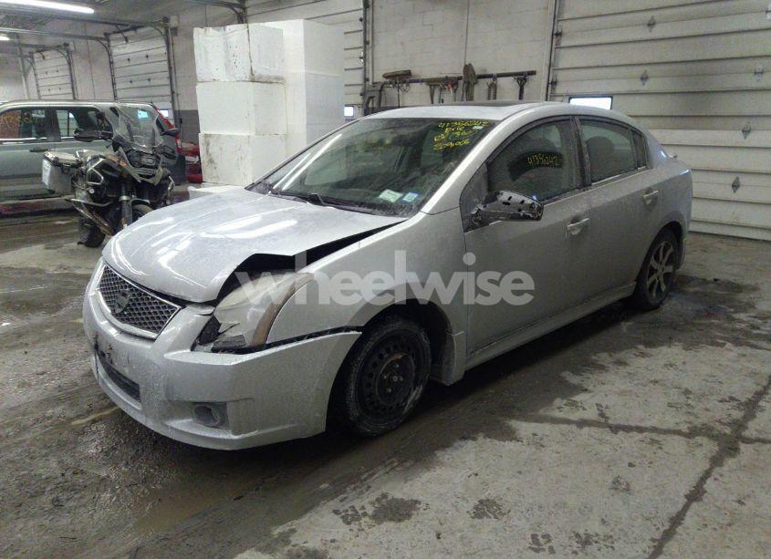 Photo 2 of 2012 Nissan Sentra 2.0 SR (VIN 3N1AB6AP1CL668946)