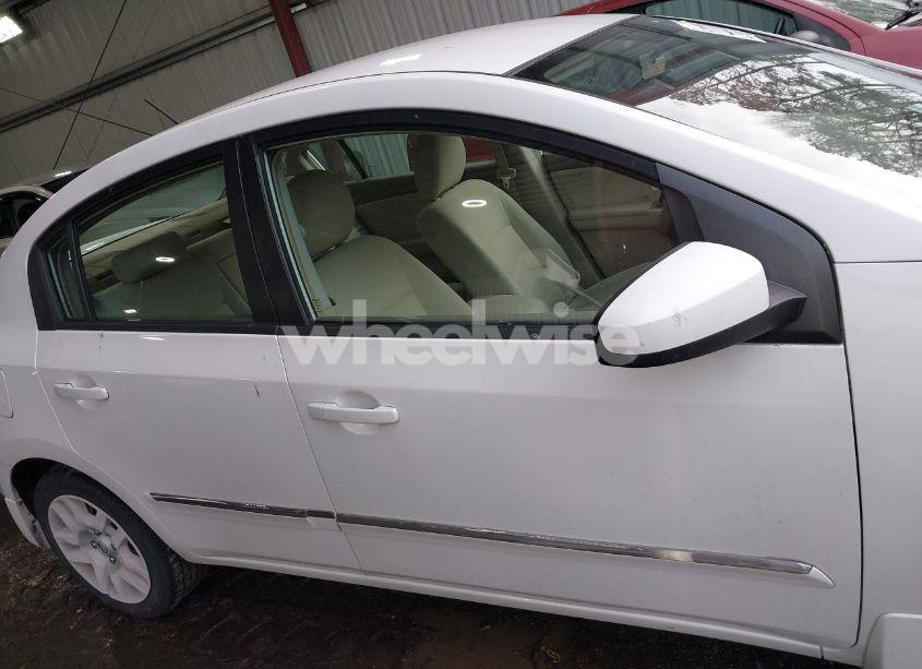 Photo 13 of 2011 Nissan Sentra 2.0S (VIN 3N1AB6AP3BL607466)