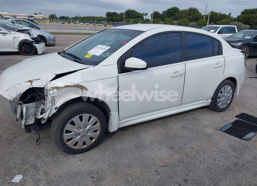 Photo 2 of 2011 Nissan Sentra 2.0SR (VIN 3N1AB6AP3BL627569)