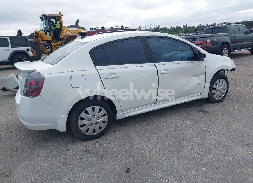 Photo 4 of 2011 Nissan Sentra 2.0SR (VIN 3N1AB6AP3BL627569)