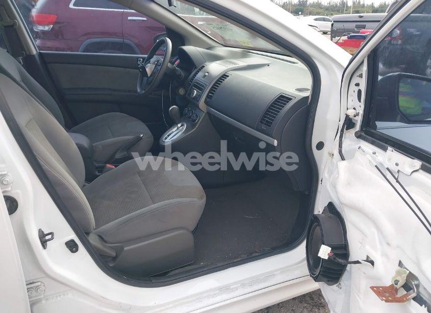 Photo 5 of 2011 Nissan Sentra 2.0SR (VIN 3N1AB6AP3BL627569)