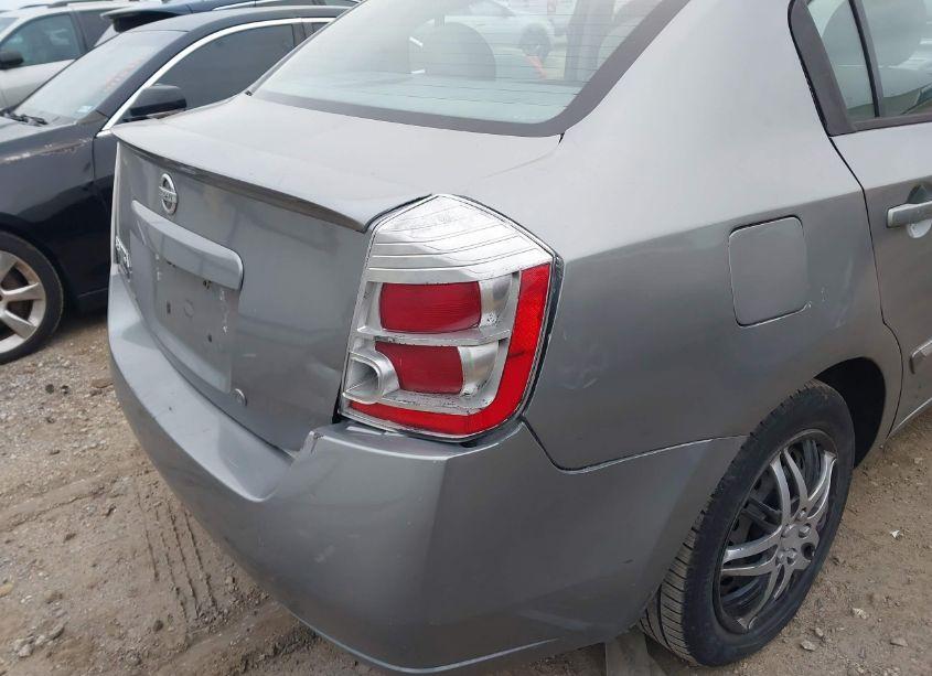 Photo 6 of 2011 Nissan Sentra 2.0S (VIN 3N1AB6AP3BL684841)