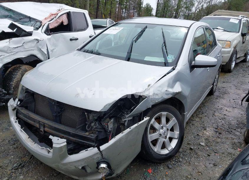 Photo 2 of 2011 Nissan Sentra 2.0SR (VIN 3N1AB6AP4BL640721)