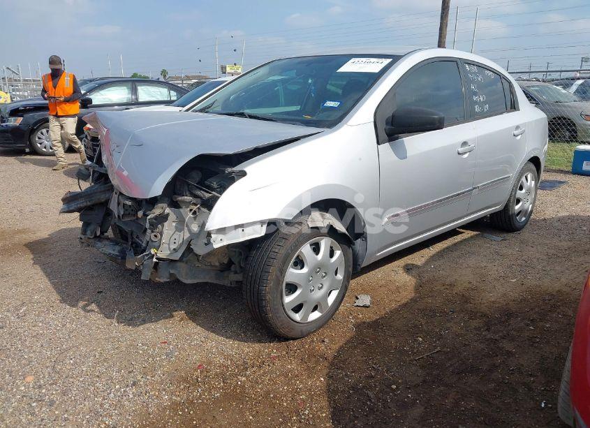 Photo 2 of 2011 Nissan Sentra 2.0S (VIN 3N1AB6AP4BL653338)